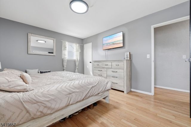 5 Epping Dr, Kenilworth Boro, NJ 07033