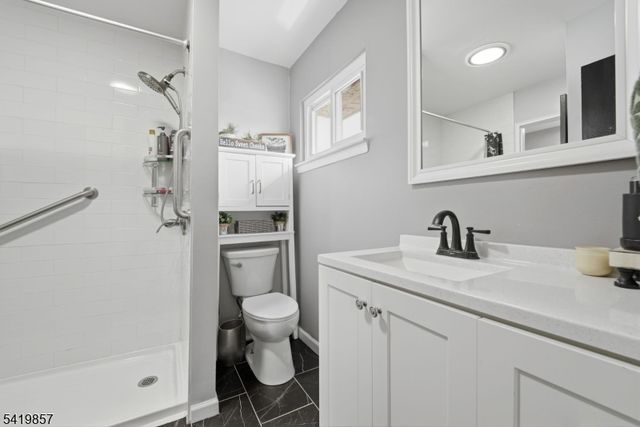 5 Epping Dr, Kenilworth Boro, NJ 07033