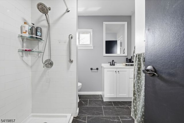 5 Epping Dr, Kenilworth Boro, NJ 07033