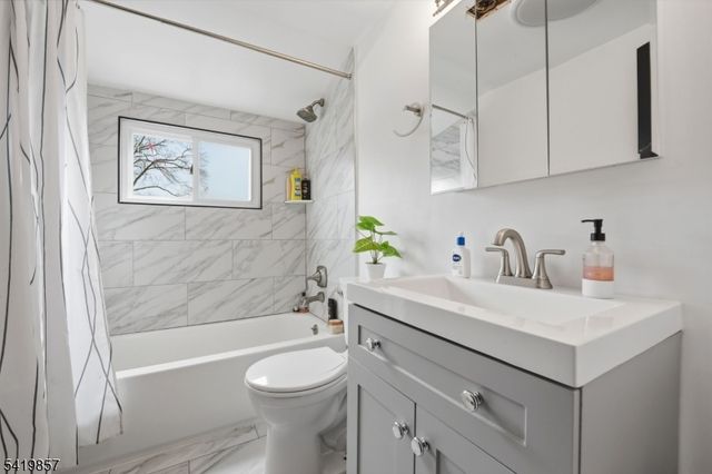 5 Epping Dr, Kenilworth Boro, NJ 07033