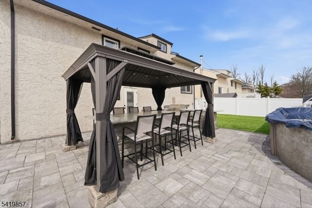 5 Epping Dr, Kenilworth Boro, NJ 07033