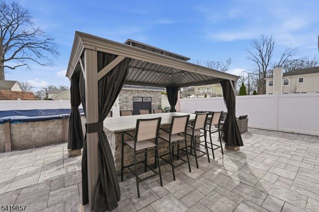 5 Epping Dr, Kenilworth Boro, NJ 07033