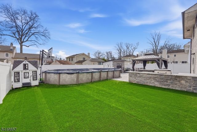 5 Epping Dr, Kenilworth Boro, NJ 07033