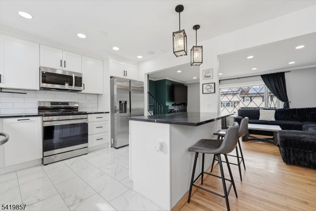 5 Epping Dr, Kenilworth Boro, NJ 07033