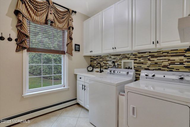 50 Hedgerow Lane, Manalapan, NJ 07726