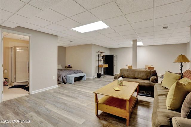 50 Hedgerow Lane, Manalapan, NJ 07726