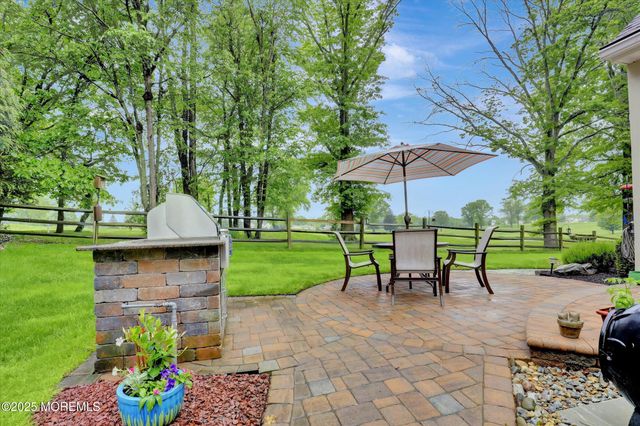 50 Hedgerow Lane, Manalapan, NJ 07726