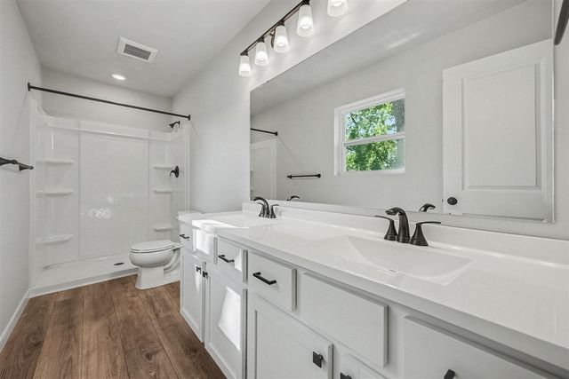 1002 Cedarwood Drive, Greenville, MI 48838