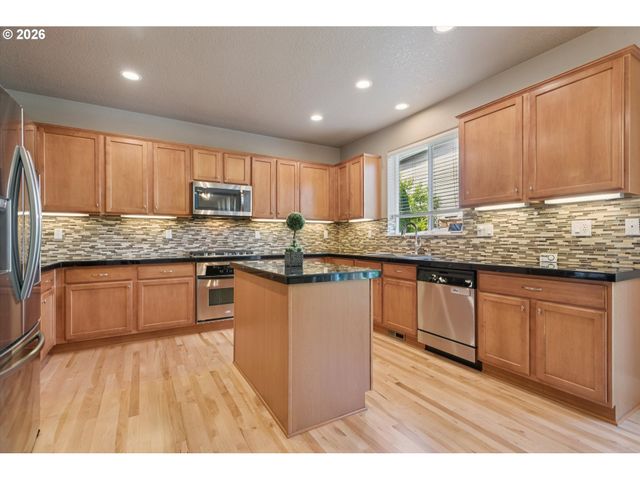5228 Nw SHORELINE Way, Portland, OR 97229