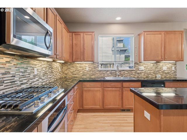 5228 Nw SHORELINE Way, Portland, OR 97229