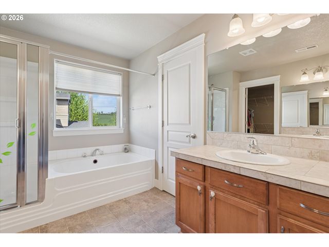 5228 Nw SHORELINE Way, Portland, OR 97229