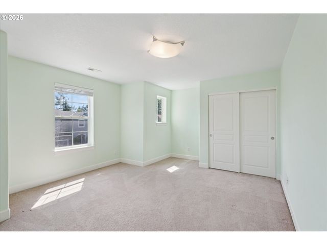 5228 Nw SHORELINE Way, Portland, OR 97229