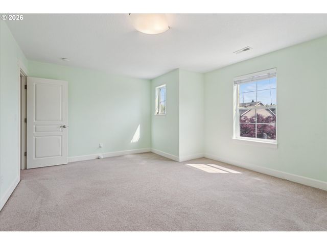 5228 Nw SHORELINE Way, Portland, OR 97229