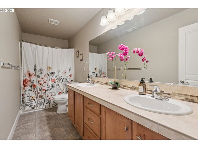 5228 Nw SHORELINE Way, Portland, OR 97229