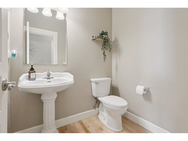 5228 Nw SHORELINE Way, Portland, OR 97229