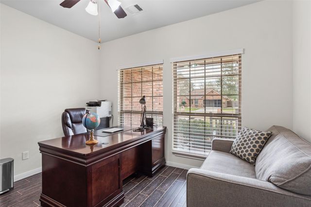 1995 Brentwood Drive, Alvin, TX 77511