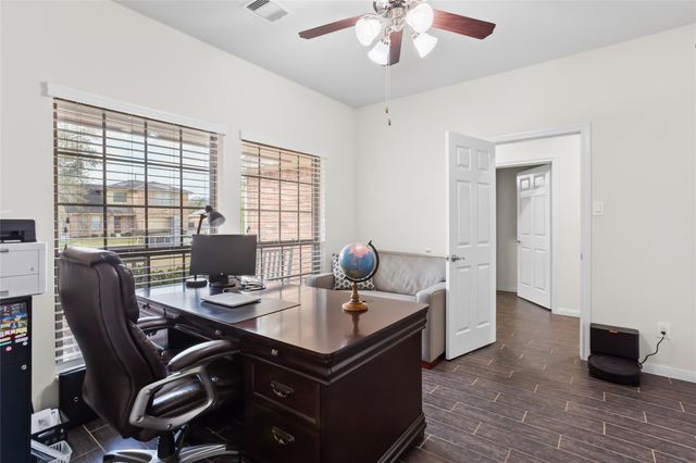 1995 Brentwood Drive, Alvin, TX 77511