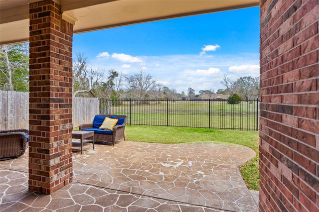 1995 Brentwood Drive, Alvin, TX 77511