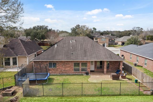 1995 Brentwood Drive, Alvin, TX 77511