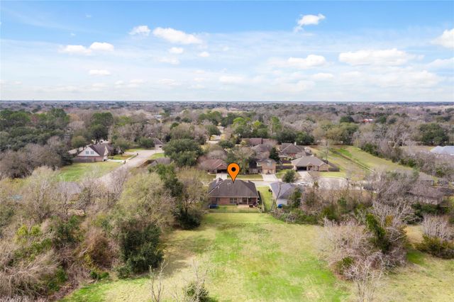 1995 Brentwood Drive, Alvin, TX 77511