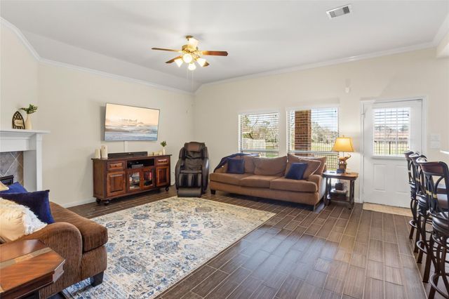 1995 Brentwood Drive, Alvin, TX 77511