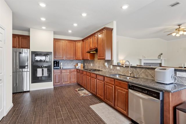 1995 Brentwood Drive, Alvin, TX 77511