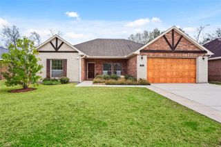 1995 Brentwood Drive, Alvin, TX 77511
