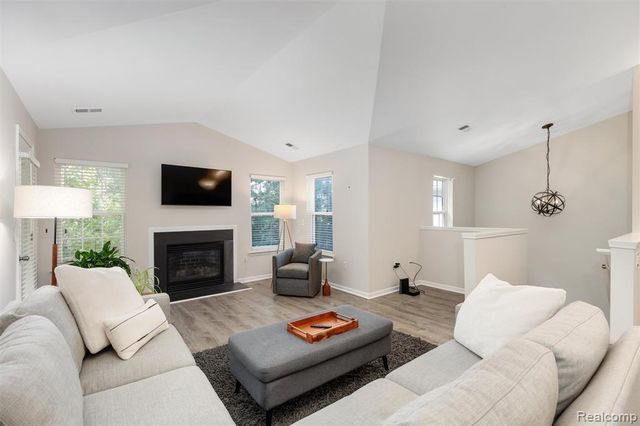 47879 Cardiff Avenue, Canton, MI 48188