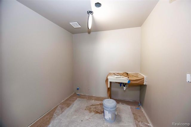 34788 Plymouth Road, Livonia, MI 48150