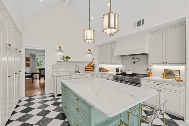 1908 Winter Park RD, Austin, TX 78746