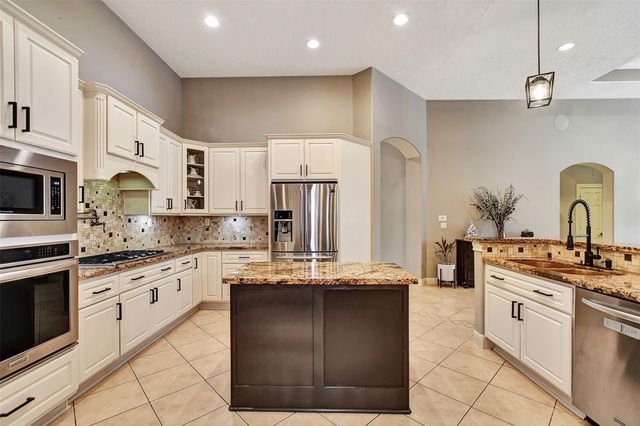 28330 Hollow Springs Lane, Spring, TX 77386