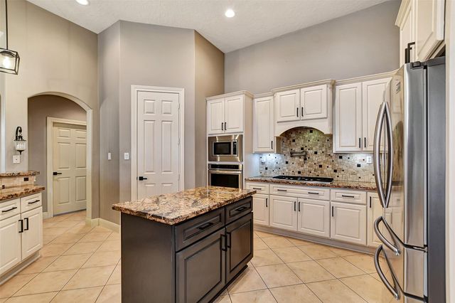 28330 Hollow Springs Lane, Spring, TX 77386