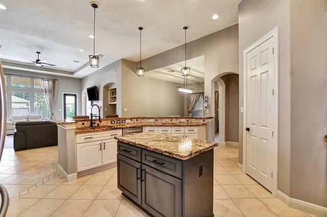 28330 Hollow Springs Lane, Spring, TX 77386