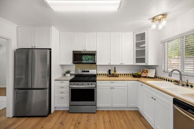 870 Portola Drive, Del Rey Oaks, CA 93940