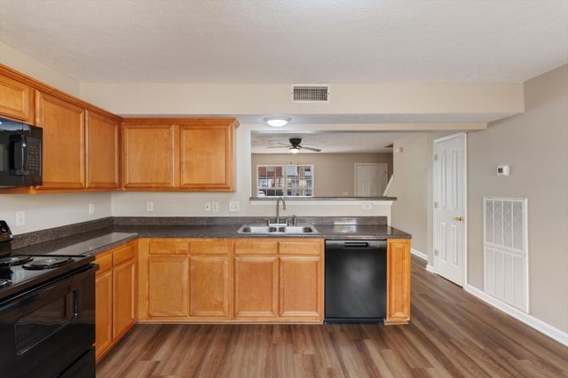 304 Arapaho Dr, Murfreesboro, TN 37128