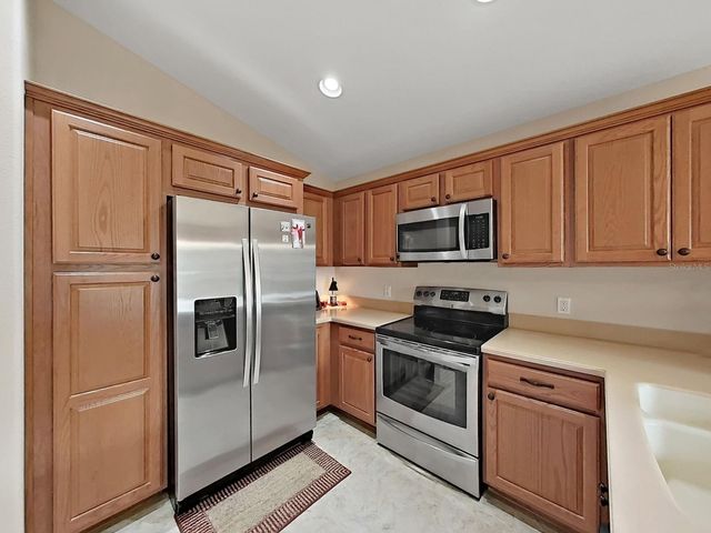 1025 LAKE AVOCA PLACE, Tarpon Springs, FL 34689