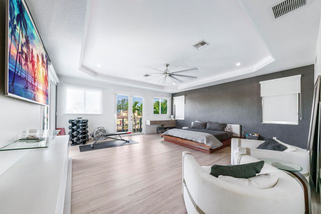 11 Castle Harbor Isle Drive, Fort Lauderdale, FL 33308