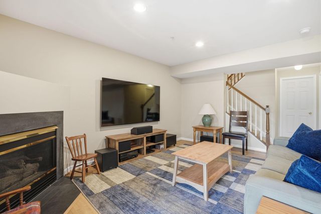 8026 CAPTAINS CT, Frederick, MD 21701