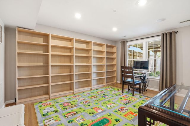 8026 CAPTAINS CT, Frederick, MD 21701