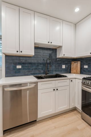 1535 W Estes Avenue G, Chicago, IL 60626