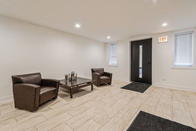 1535 W Estes Avenue G, Chicago, IL 60626