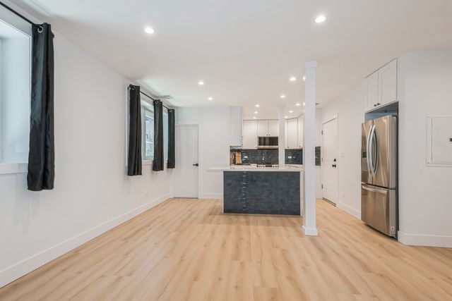 1535 W Estes Avenue G, Chicago, IL 60626