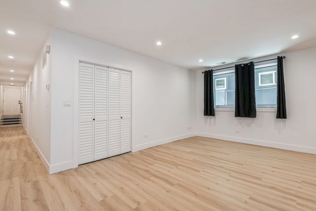 1535 W Estes Avenue G, Chicago, IL 60626