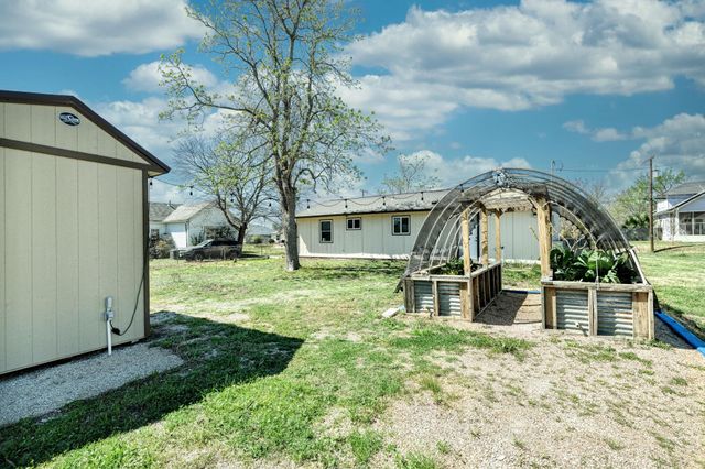 818 Kimbro ST, Taylor, TX 76574