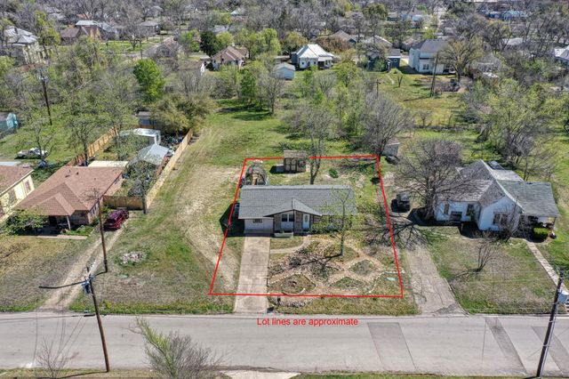 818 Kimbro ST, Taylor, TX 76574