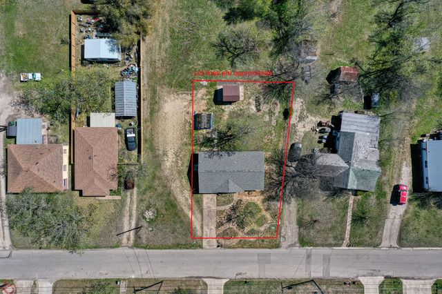 818 Kimbro ST, Taylor, TX 76574