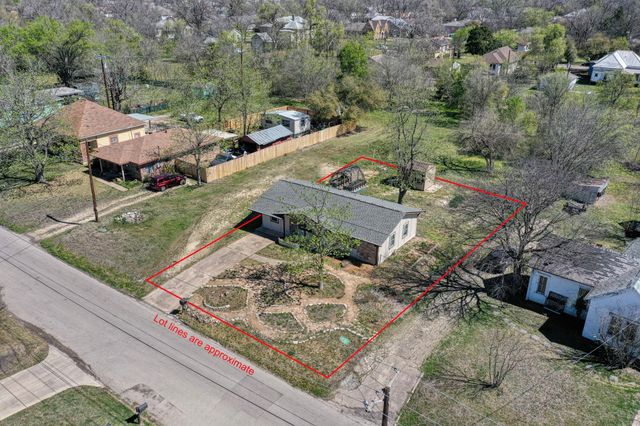 818 Kimbro ST, Taylor, TX 76574
