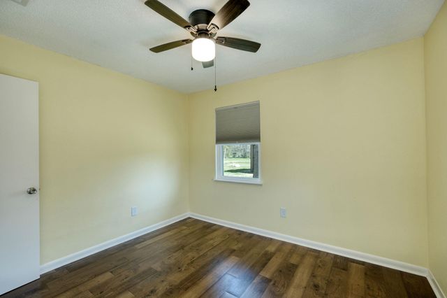 818 Kimbro ST, Taylor, TX 76574