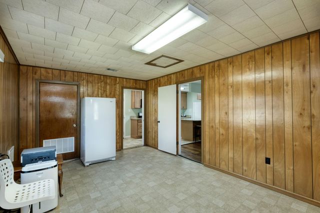 818 Kimbro ST, Taylor, TX 76574
