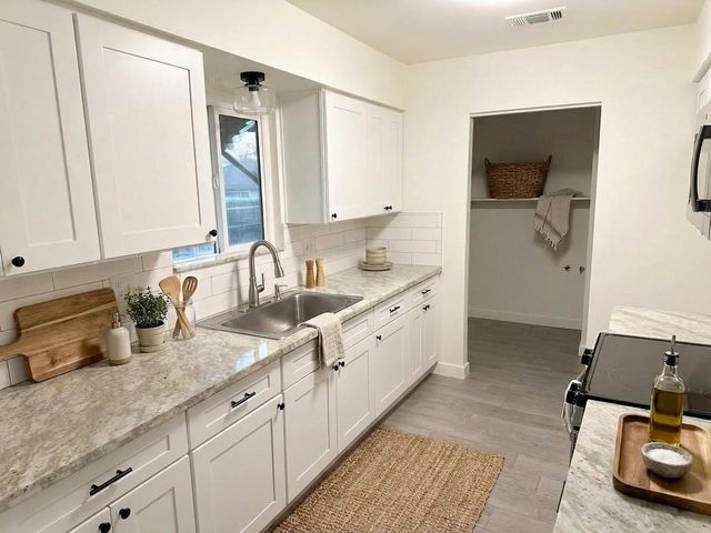 302 Sequoia Drive, Exeter, CA 93221